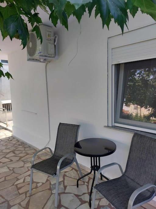 Studio Με Όλες Τις Ανέσεις Neon Petritsion Ngoại thất bức ảnh